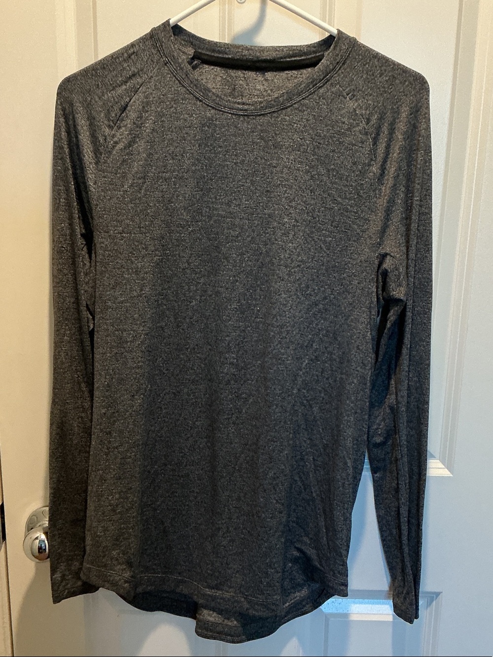EUC Lululemon Charcoal Long Sleeve Active Tee